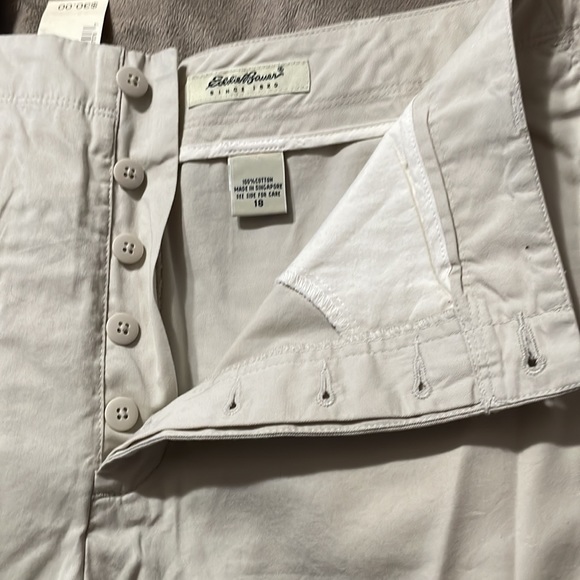 Eddie Bauer Khaki Shorts - Picture 4 of 5